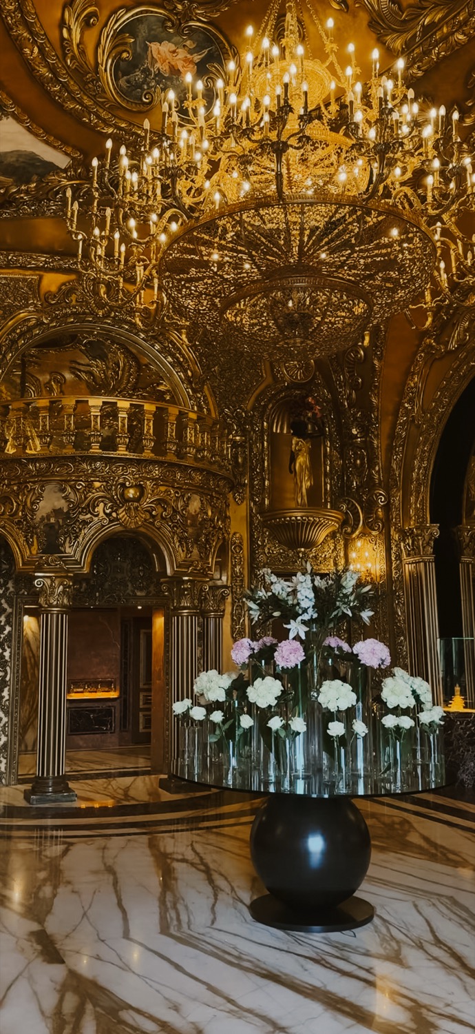 The vaulted room and its floral centrepiece, Dar Al Teeb, Al Hazm Mall, Doha