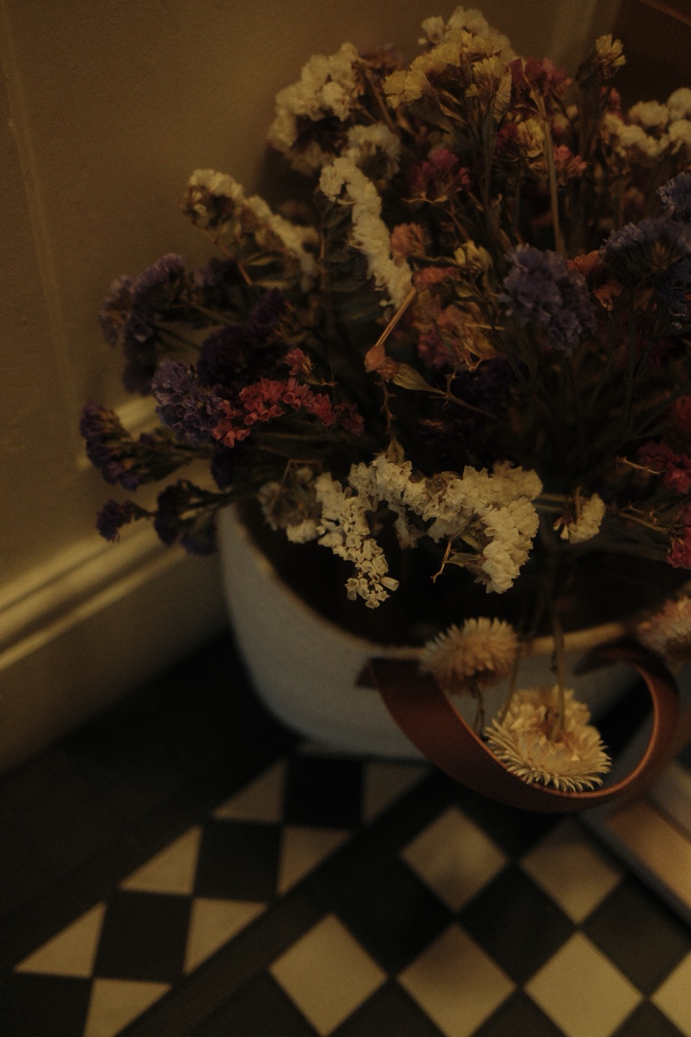 Flowers kept in a corner, home