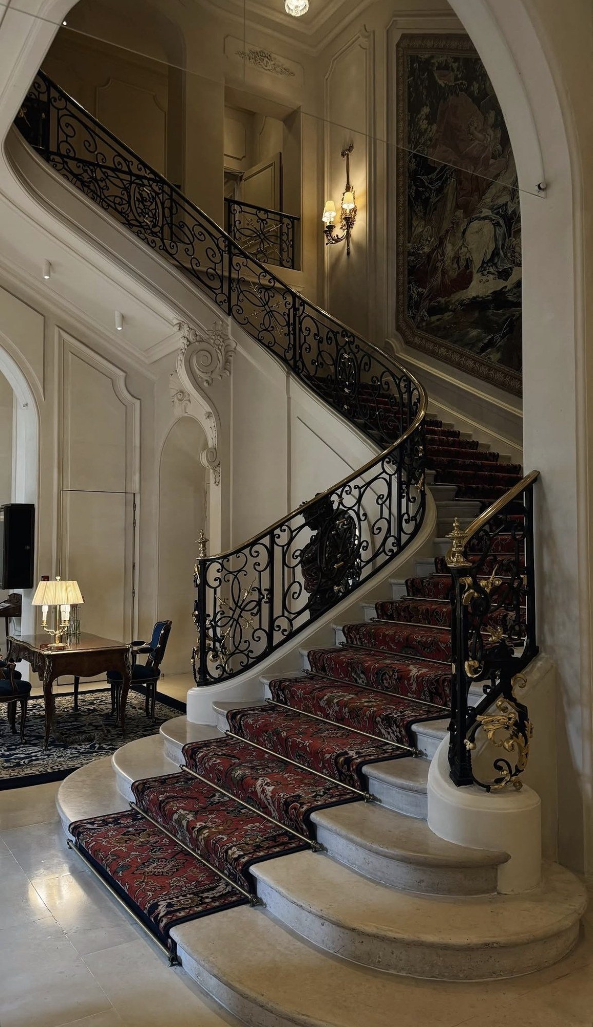 The staircase turning