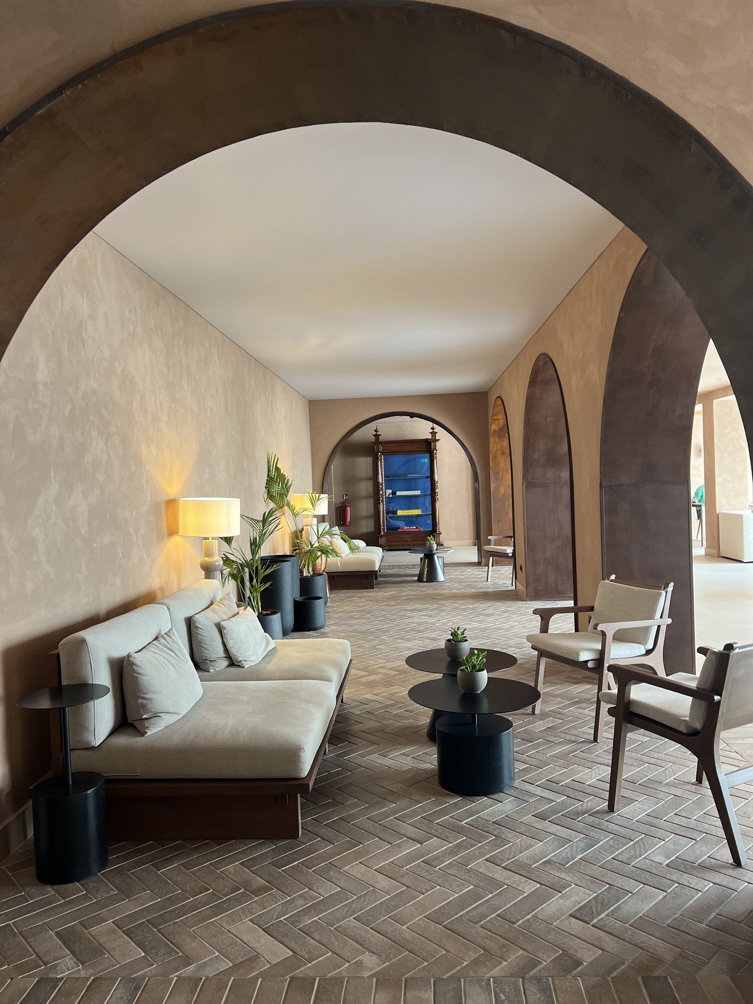 An arched lounge