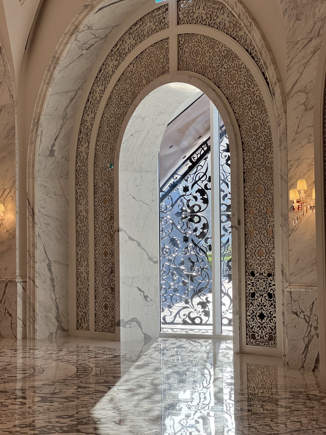 Marble archway and screen, Raffles Doha hotel